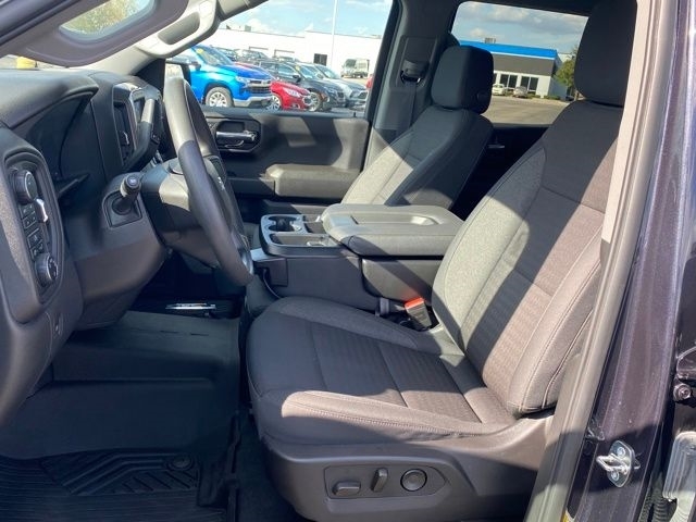 Chevrolet Silverado 1500 Trail Boss Custom Crew Cab 4WD 2024