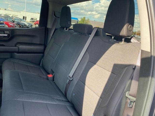 Chevrolet Silverado 1500 Trail Boss Custom Crew Cab 4WD 2024