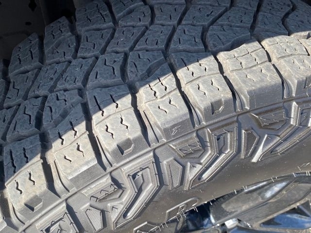 Chevrolet Silverado 1500 Trail Boss Custom Crew Cab 4WD 2024