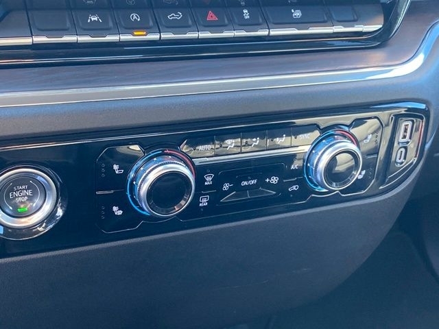 GMC Sierra 1500 SLT Crew Cab 4WD 2024