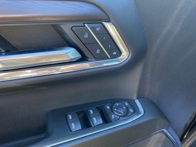 GMC Sierra 1500 SLT Crew Cab 4WD 2024