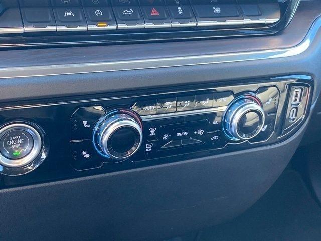 GMC Sierra 1500 SLT Crew Cab 4WD 2024