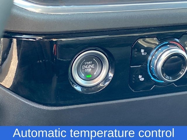 GMC Sierra 1500 SLT Crew Cab 4WD 2024