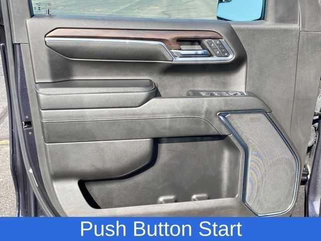 GMC Sierra 1500 SLT Crew Cab 4WD 2024