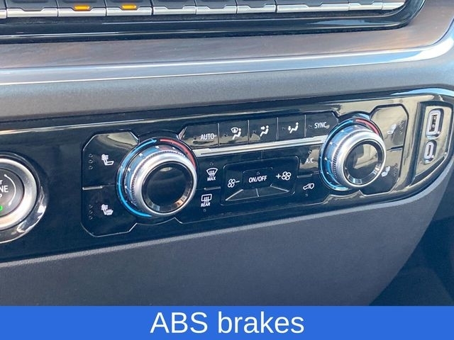 GMC Sierra 1500 SLT Crew Cab 4WD 2024