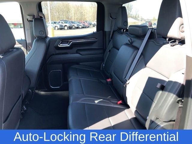 GMC Sierra 1500 SLT Crew Cab 4WD 2024