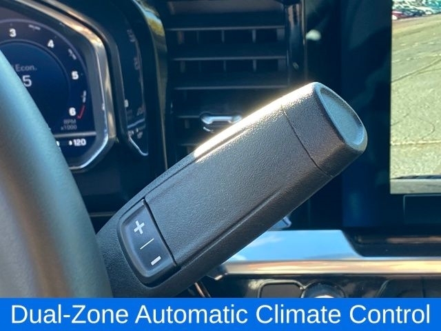 Chevrolet Silverado 1500 LT Crew Cab 4WD 2025