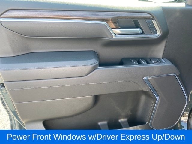 Chevrolet Silverado 1500 LT Crew Cab 4WD 2025