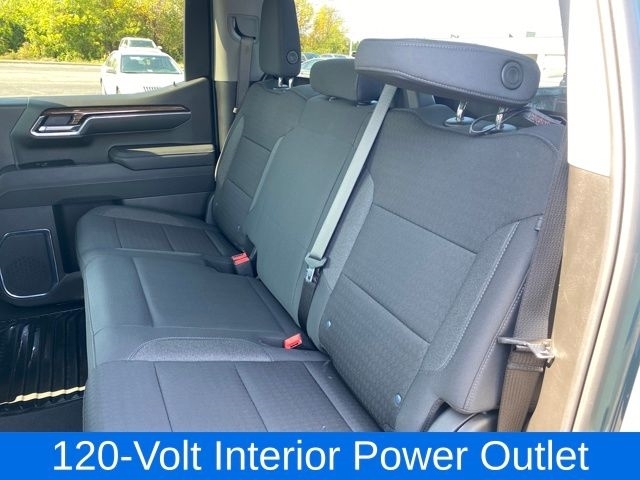 Chevrolet Silverado 1500 LT Crew Cab 4WD 2025