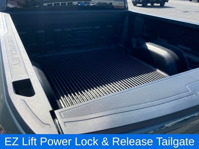 Chevrolet Silverado 1500 LT Crew Cab 4WD 2025