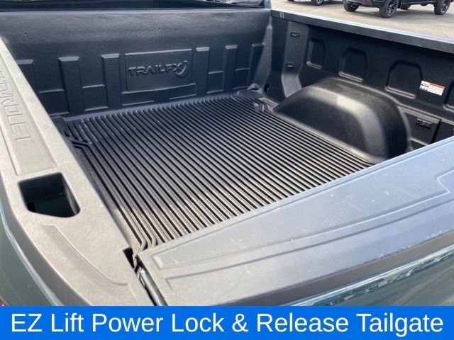 Chevrolet Silverado 1500 LT Crew Cab 4WD 2025