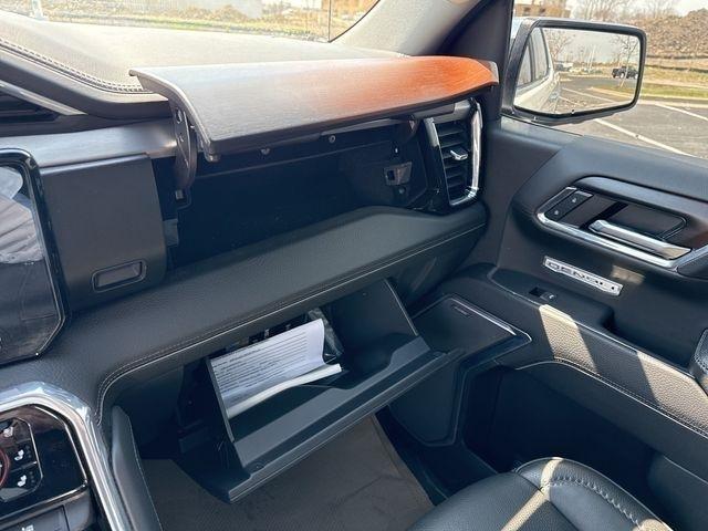 GMC Sierra 1500 Denali Crew Cab Short Box 4WD 2024