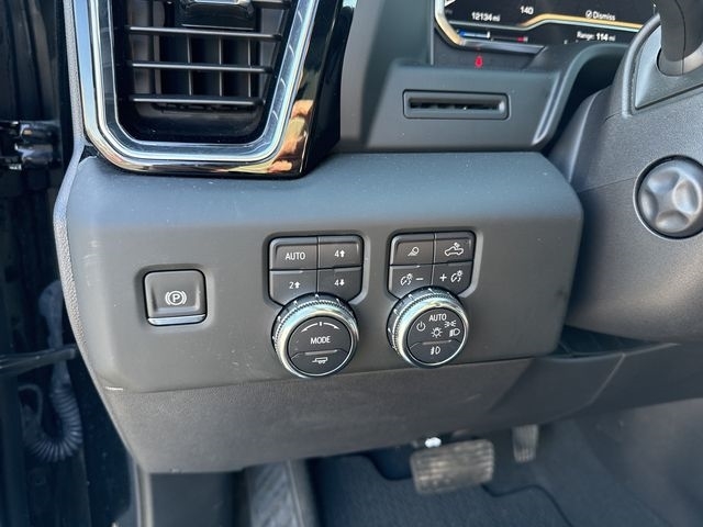 GMC Sierra 1500 Denali Crew Cab Short Box 4WD 2024