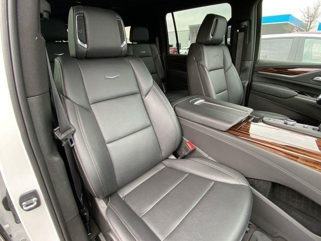 Cadillac Escalade ESV Luxury 4WD 2023