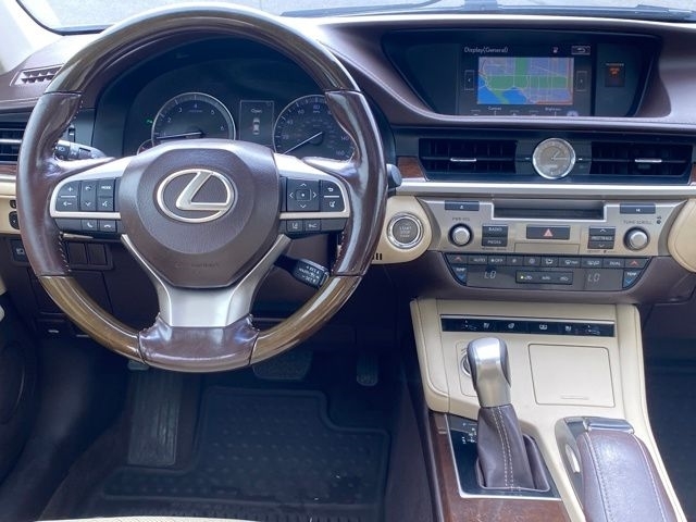 Lexus ES 350 Sedan 2016