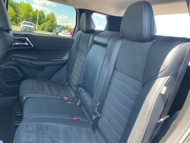 Mitsubishi Outlander Black Edition 2024