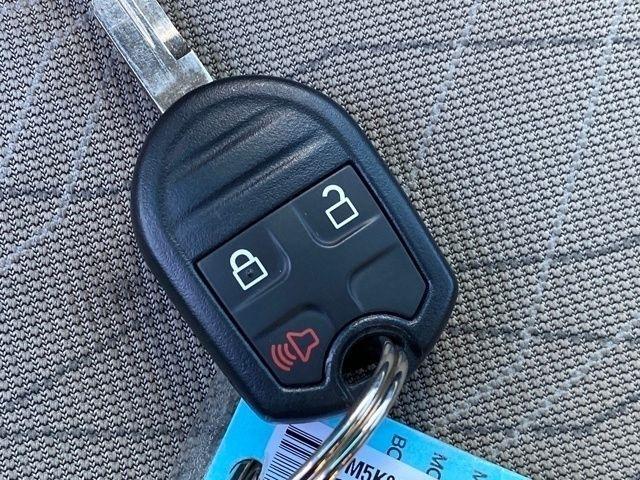 Ford Explorer Base 4WD 2015