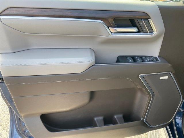 GMC Sierra 1500 SLT Crew Cab 4WD 2023