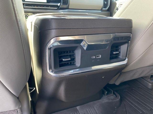 GMC Sierra 1500 SLT Crew Cab 4WD 2023