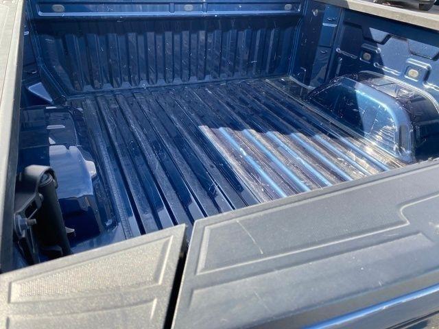 GMC Sierra 1500 SLT Crew Cab 4WD 2023