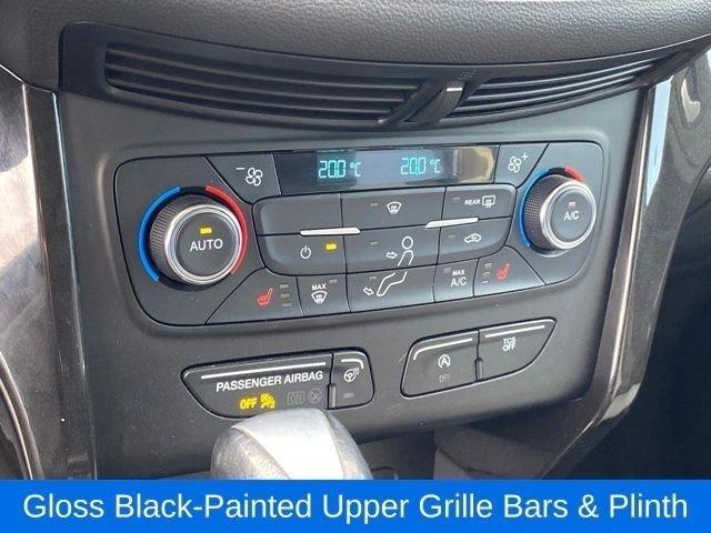 Ford Escape Titanium 4WD 2017