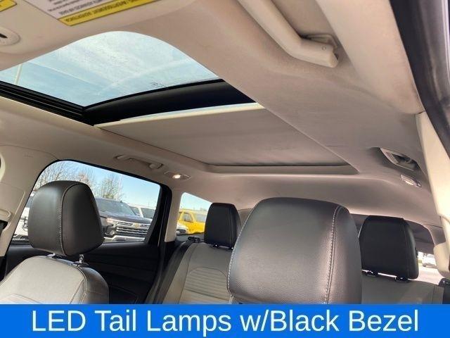 Ford Escape Titanium 4WD 2017