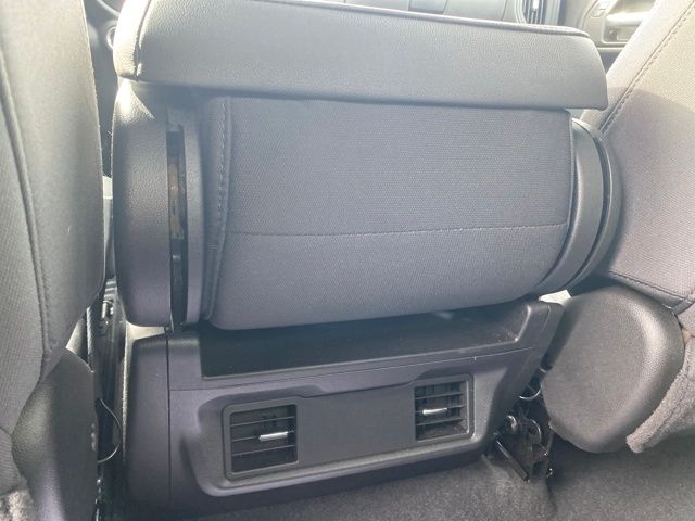 Chevrolet Silverado 1500 Custom Double Cab 4WD 2022