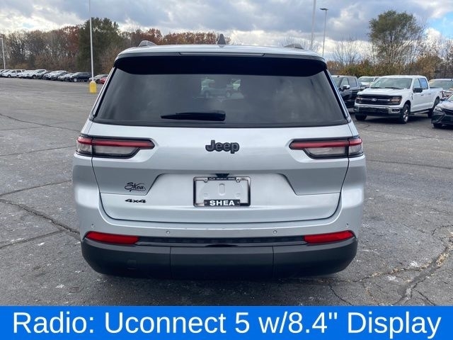 Jeep Grand Cherokee L Laredo 4WD 2023