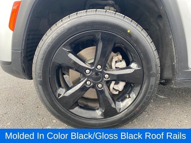 Jeep Grand Cherokee L Laredo 4WD 2023