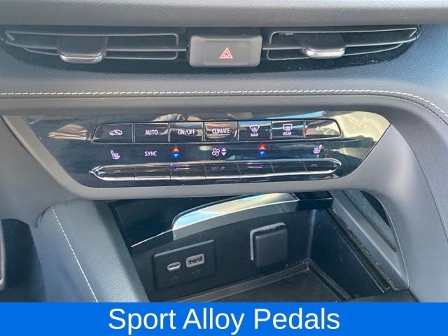 Buick Envision Essense 2023