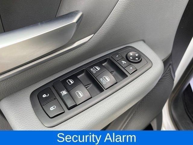 RAM 1500 Big Horn Crew Cab SWB 4WD 2020