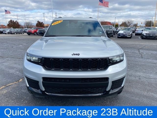 Jeep Grand Cherokee L Laredo 4WD 2023