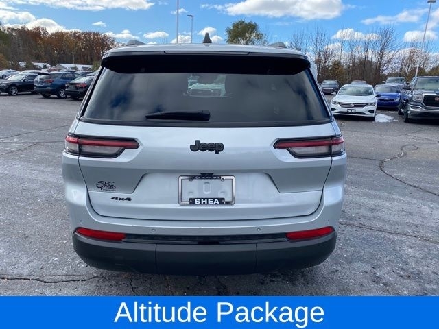 Jeep Grand Cherokee L Laredo 4WD 2023