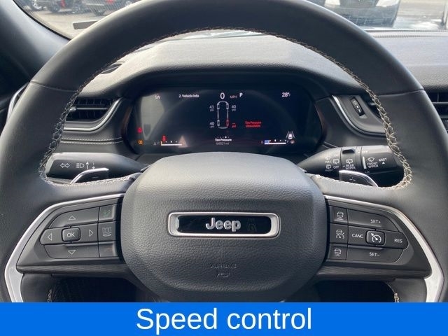 Jeep Grand Cherokee L Laredo 4WD 2023