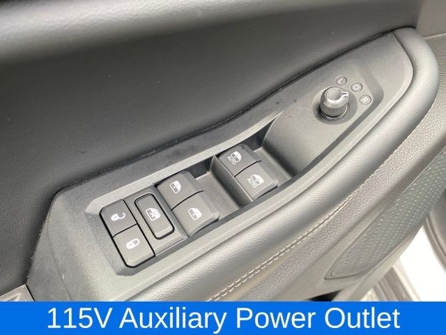 Jeep Grand Cherokee L Laredo 4WD 2023