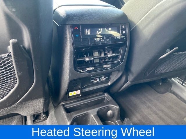 Jeep Grand Cherokee L Laredo 4WD 2023