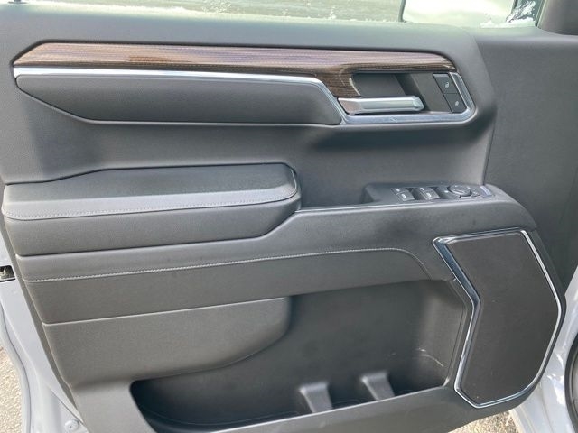 Chevrolet Silverado 1500 LT-L Crew Cab 4WD 2024