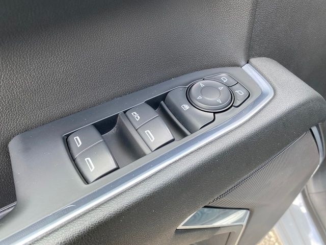 Chevrolet Silverado 1500 LT-L Crew Cab 4WD 2024