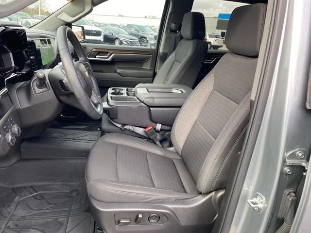 Chevrolet Silverado 1500 LT-L Crew Cab 4WD 2025