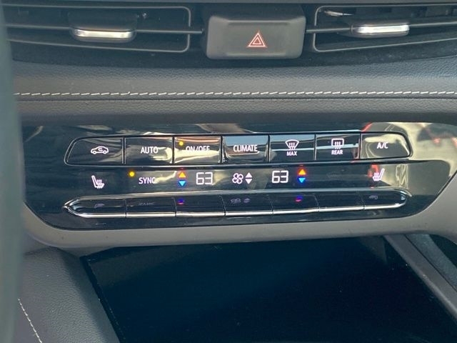 Buick Envision Essense 2023