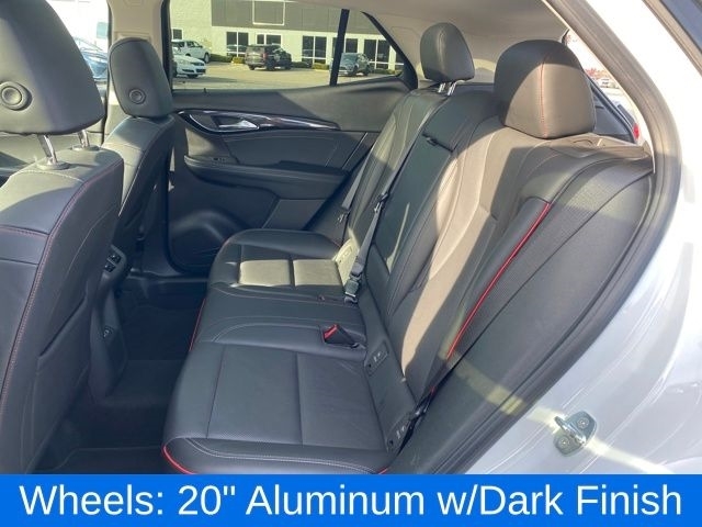 Buick Envision Essense 2023