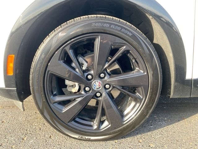 Buick Envision Essense 2023