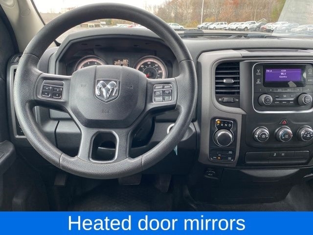 RAM 1500 Tradesman Quad Cab 4WD 2016