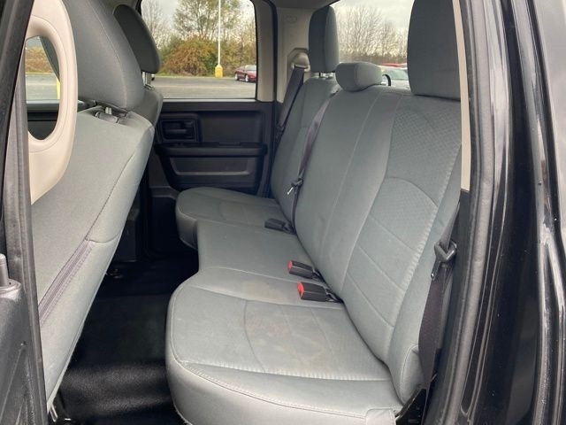 RAM 1500 Tradesman Quad Cab 4WD 2016