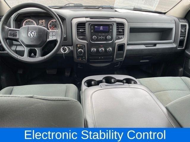 RAM 1500 Tradesman Quad Cab 4WD 2016