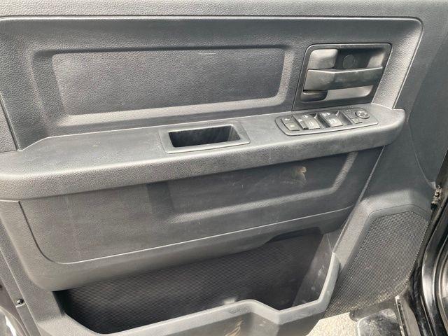 RAM 1500 Tradesman Quad Cab 4WD 2016