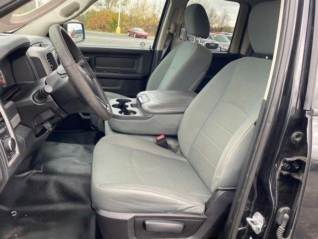 RAM 1500 Tradesman Quad Cab 4WD 2016