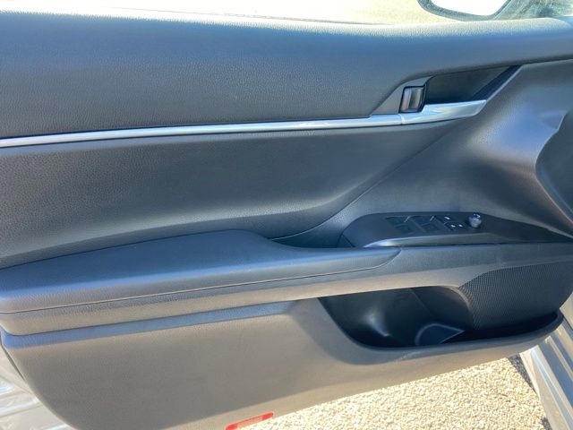 Toyota Camry SE 2023