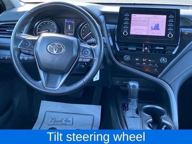 Toyota Camry SE 2023