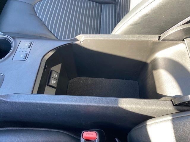 Toyota Camry SE 2023